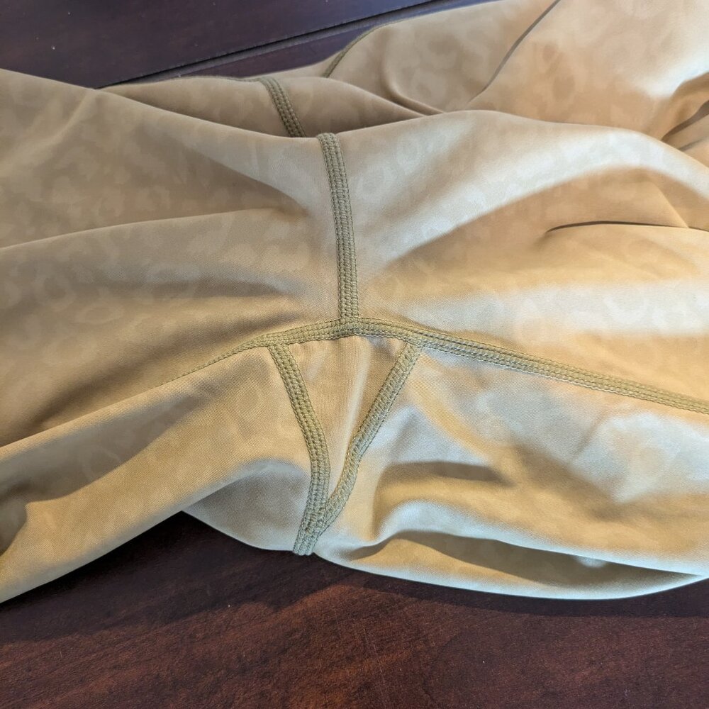 Popflex Active Tone Cross-Front Legging in Golden Cheetah size Medium - Picture 11 of 13